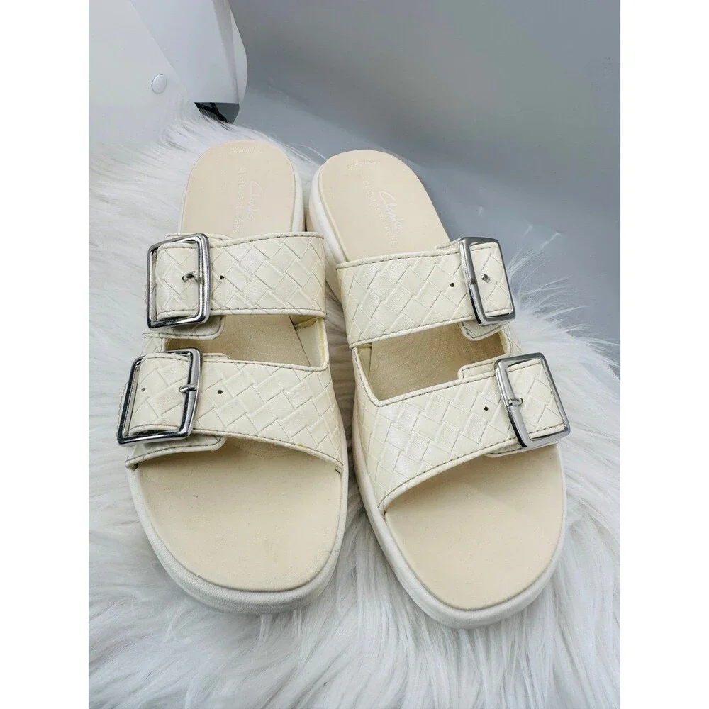Clarks Cloudsteppers Drift Buckle Sandals Women’s Size 8 Sand platform chunky